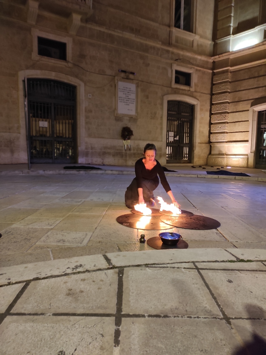 1649069745636